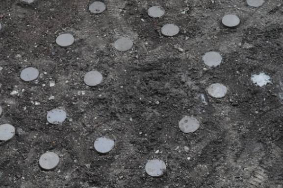 建物を下から支える杭工事とは