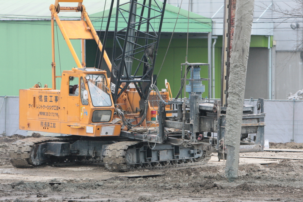 当社の特殊工法：サイレントケーシング工法で住宅街も対応